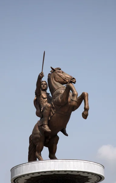 Statuia lui Alexandru cel Mare din centrul orașului Skopje, Macedonia — Fotografie, imagine de stoc