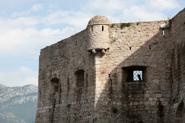 Gamla stadsmuren budva, montenegro — Stockfoto