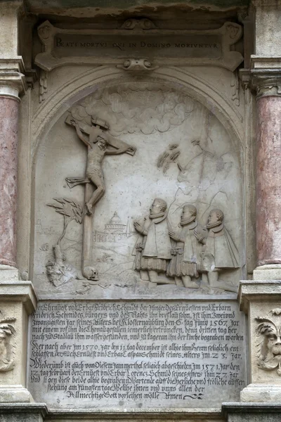 Crucifixion relief sculpture, St. Stephen's Cathedral in Vienna — Stock Photo, Image