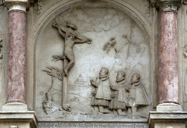 Crucifixion Sculpture en relief, Cathédrale Saint-Étienne de Vienne — Photo