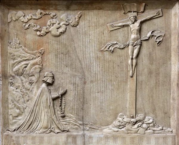 Escultura en relieve de la crucifixión, Catedral de San Esteban en Viena — Foto de Stock