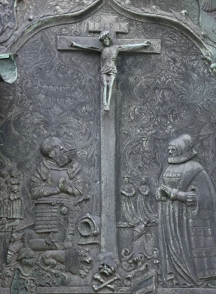 Crucifixion Sculpture en relief, Cathédrale Saint-Étienne de Vienne — Photo