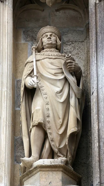Statue of saint at St Stephens Cathedral in Vienna — Stock Photo, Image