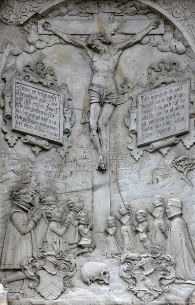 Crucifixion relief sculpture, St. Stephen's Cathedral in Vienna — Stock Photo, Image