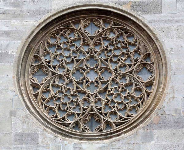 Rose window en la Catedral de San Esteban en Viena — Foto de Stock