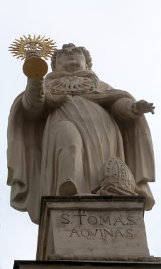 Aziz Thomas Aquinas statueon Dominik kilise Viyana, Avusturya'nın 