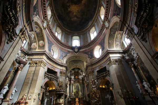 Viyana'da St Peter's Kilisesi (Peterskirche) — Stok fotoğraf