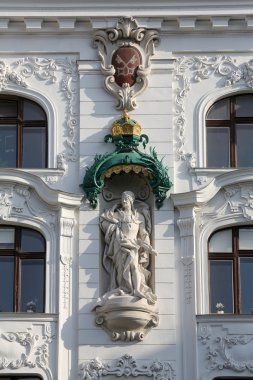 Kral Frederick III, Regensburger Hof, Viyana Wustenrot binada