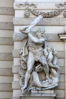 Herkül Hydra, Viyana'daki Hofburg mücadele