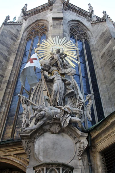 Saint John of Capistrano. Sculpture on the cathedral in Vienna — Stock Photo, Image