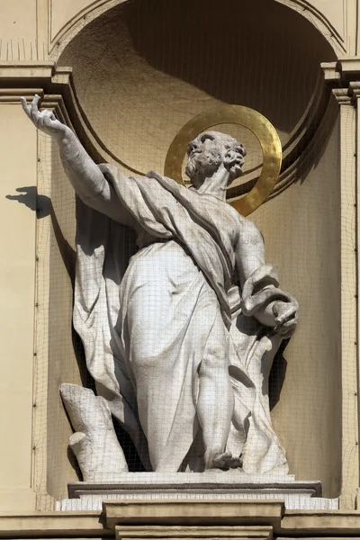 Statue of apostle, Church of Saint Peter in Vienna — Stock Photo, Image