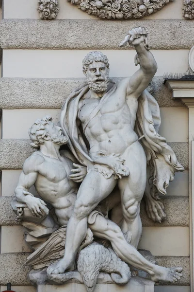 Hercules statue at the Royal Palace Hofburg in Vienna — Stock Photo, Image