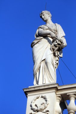 Heykelin üzerine Burgtheater Vinnea içinde