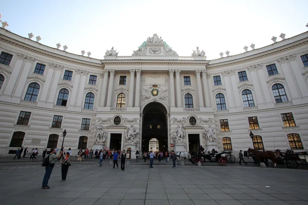 Slavný hofburg paláci ve Vídni — Stock fotografie