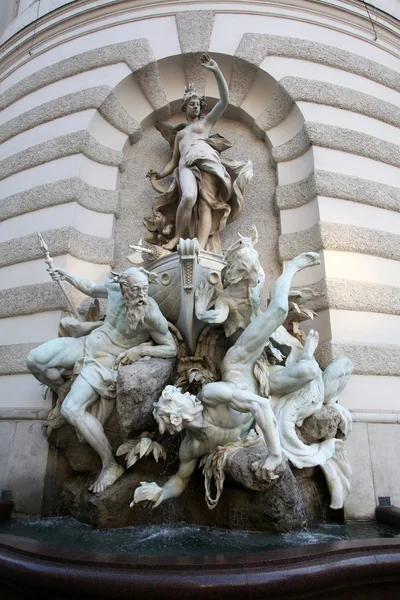 Moc w morzu fontanny w Pałacu Hofburg w Wiedniu — Zdjęcie stockowe