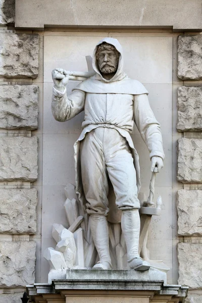 Вернер Давид: Шахтер, на фасаде Neuen Burg на Хельденплац в Вене — стоковое фото