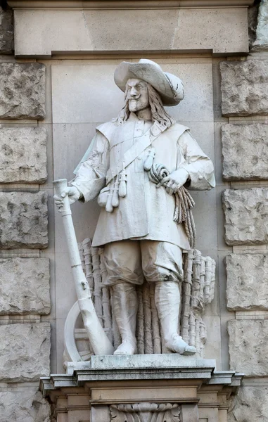 Franz Koch: Soldat av Wallenstein, på fasaden av den Neuen Burg på Heldenplatz i Wien — Stockfoto