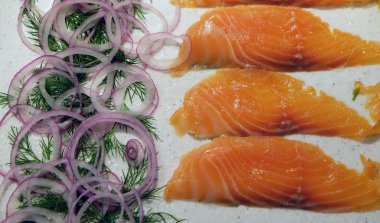 kırmızı balık filetosu