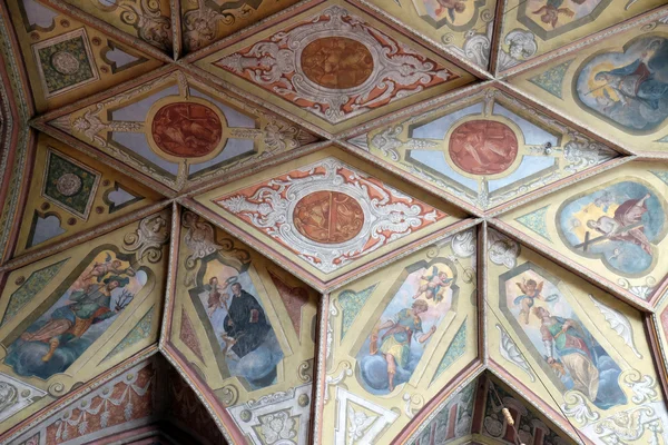 Frescoes on the ceiling of Parish church in St. Wolfgang on Wolfgangsee in Austria — Stock Photo, Image