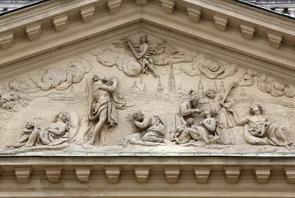 Detalhes arquitetônicos sobre o famoso Karls kirche em Viena — Fotografia de Stock