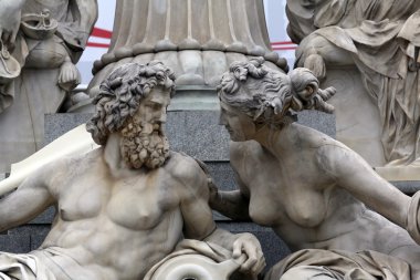 Pallas Athene çeşme Avusturya Parlamentosu, Viyana önünde detayını. Heykeller nehirler Danube ve Inn temsil