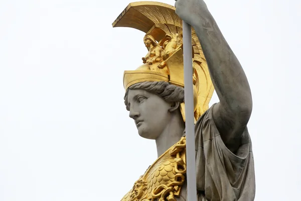 Pallas Athéné a görög istennő, a bölcsesség előtt osztrák Parlament, Vienna — Stock Fotó