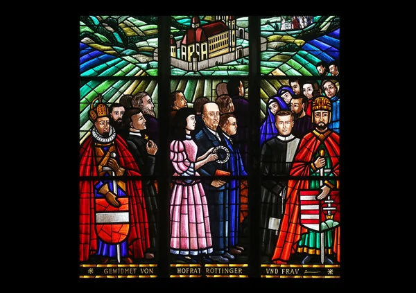 Målat glas som visar pilgrimsfärd till Mariazell, Votiv Kirche i Wien — Stockfoto