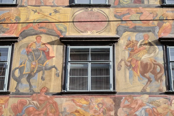 Pintura barroca de fachada en la Grazer Herrengasse en Graz, Austria —  Fotos de Stock