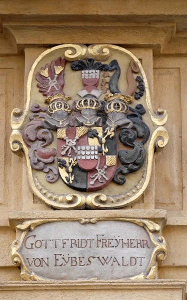 Escudo de armas de la fachada en el portal del Arsenal (Zeughaus) en Graz, Estiria, Austria — Foto de Stock