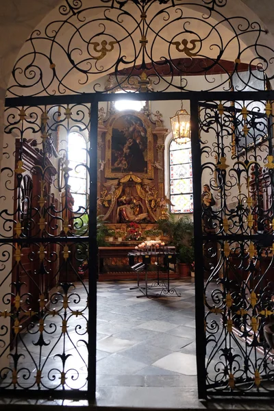 Oltář Panny Marie bolestné, františkánský kostel v Grazu, Štýrsko, Rakousko — Stock fotografie