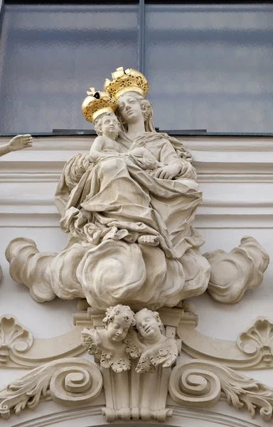 Virgen María con el Niño Jesús — Foto de Stock