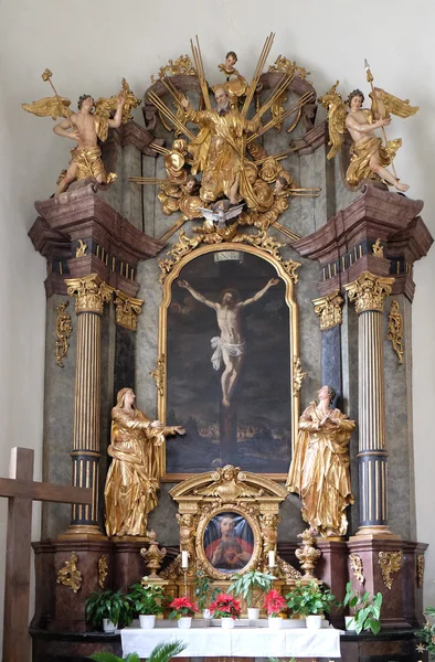 Altar de la Santa Cruz, Iglesia Mariahilf en Graz, Estiria, Austria —  Fotos de Stock