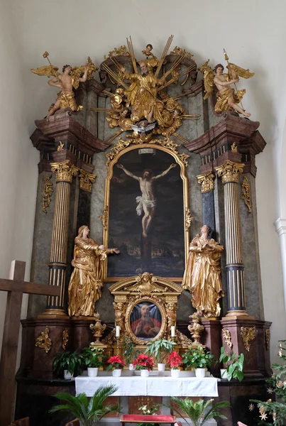 Altar of Holy Cross, Mariahilf church in Graz, Styria, Austria — Stock Photo, Image