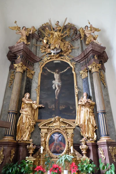 Ołtarz Świętego krzyża, Kościół Mariahilf w Graz, Styria, Austria — Zdjęcie stockowe
