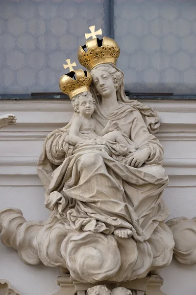 Vierge Marie avec l'enfant Jésus — Photo