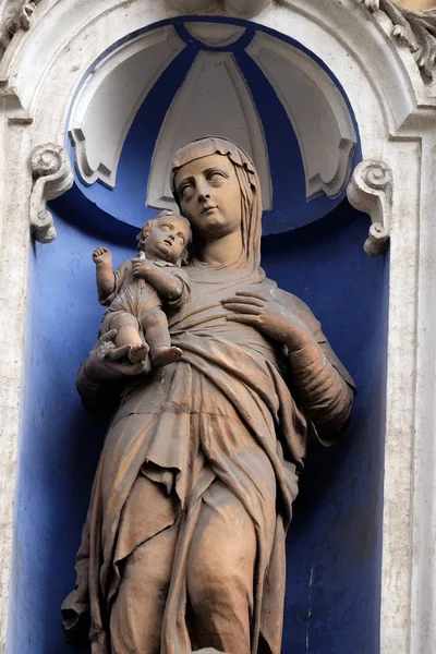 Meryem Ana ile bebek İsa