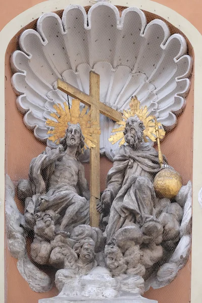 Holy Trinity, portal of Dreifaltigkeitskirche ( Holy Trinity ) church in Graz, Styria, Austria — Stock Photo, Image