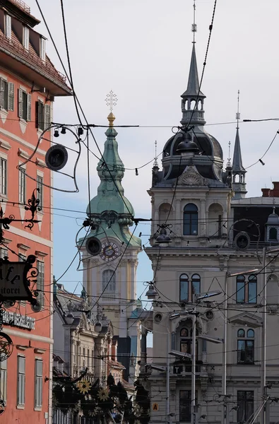 Plaza de la ciudad, calle principal y ayuntamiento de Graz, Austria — Foto de Stock