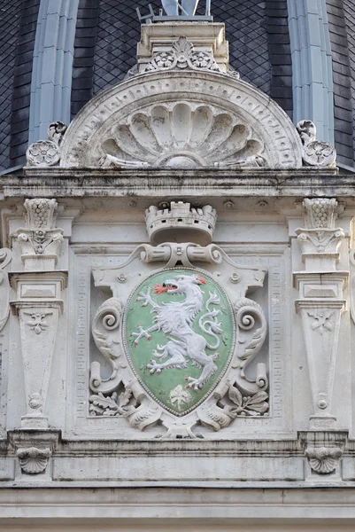 Escudo de armas Graz, detalle fachada Ayuntamiento de Rathaus, Graz, Austria — Foto de Stock