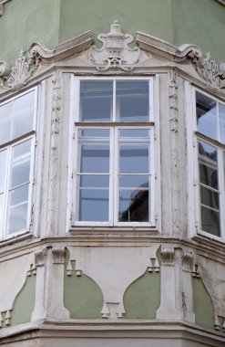 Konut konut detay ile pencere alınlığın Graz, Avusturya