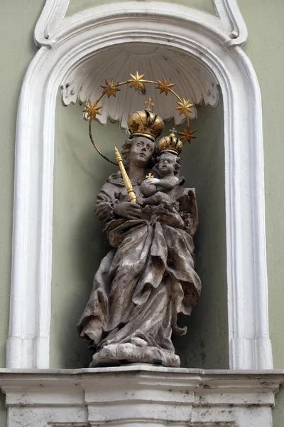 Vierge Marie avec l'enfant Jésus — Photo