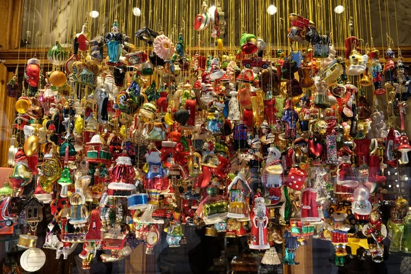 Kerstmis decoratie winkel in Graz, Oostenrijk — Stockfoto