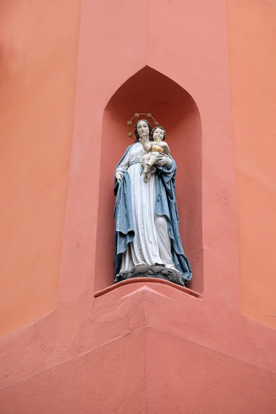 圣母玛利亚与耶稣宝宝 — 图库照片