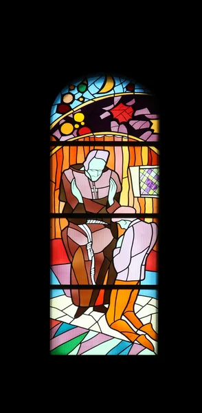 メジュゴリエのセント ・ ジェームズ教区の教会のステンド グラスの教会の窓 — ストック写真