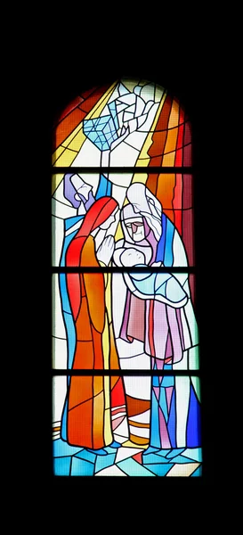 Vitral janela da igreja na igreja paroquial de St. James em Medugorje — Fotografia de Stock