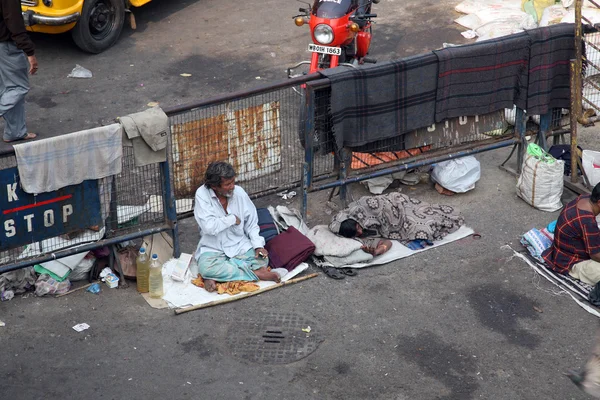 KOLKATA, INDIA, JANUARY 24, 2009: Beggars in front of Nirmal, Hriday, Home for the Sick and Dying Destitutes — Stockfoto