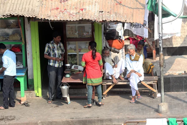 Kolkata, indien - 10. februar 2014: blick vom nirmal hriday, heim für kranke und sterbende mittellose in kolkata — Stockfoto