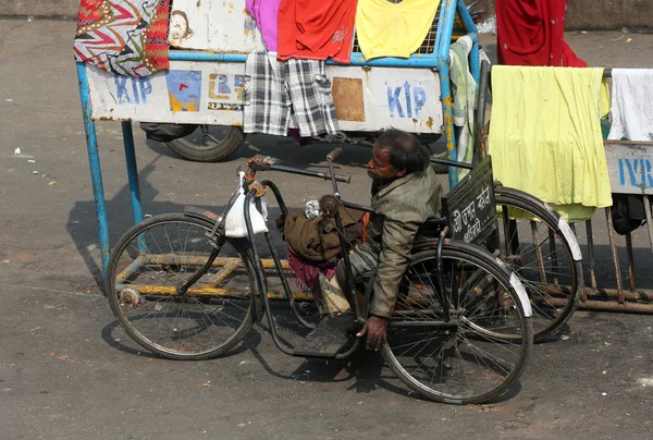 Bettler vor dem Nirmal, heute in Kolkata, Indien — Stockfoto