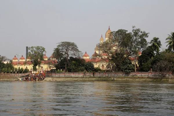 Gente Hindú Bañándose Ghat Cerca Del Templo Dakshineswar Kali Calcuta —  Fotos de Stock