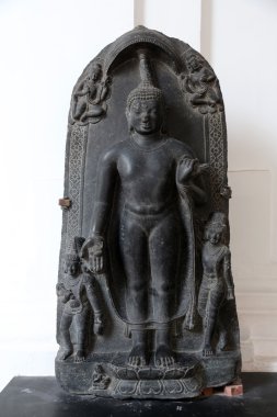 Ayakta Buda